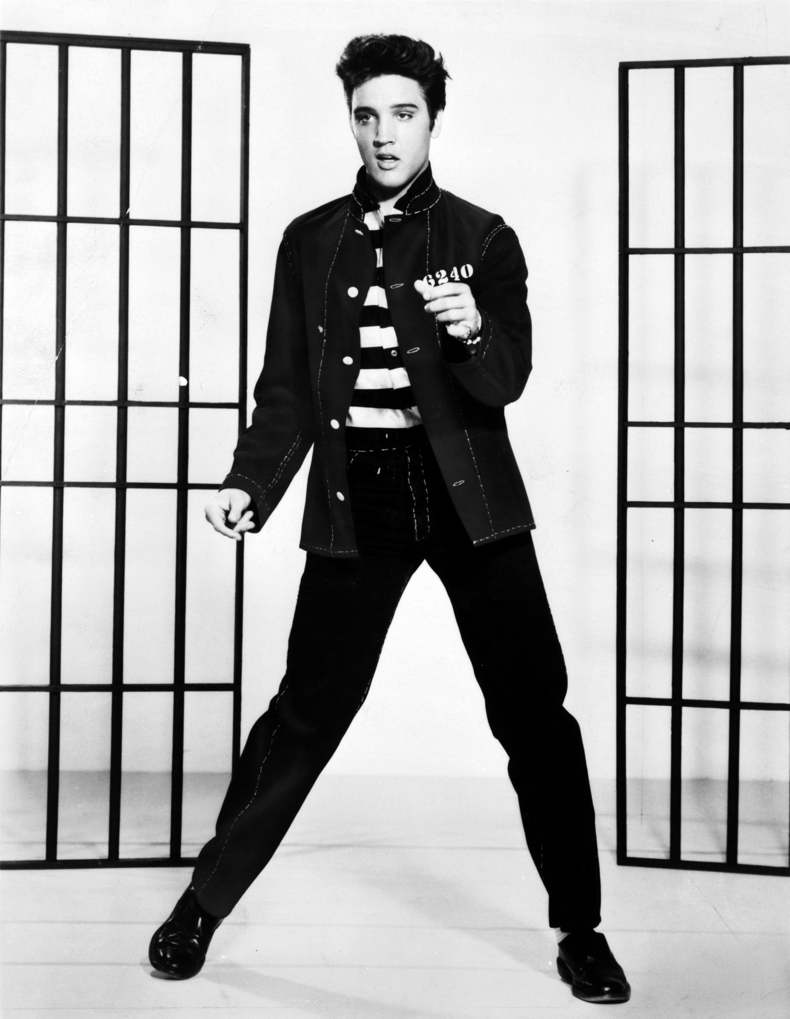 Elvis Presley Biography: The King Who Started a Revolution