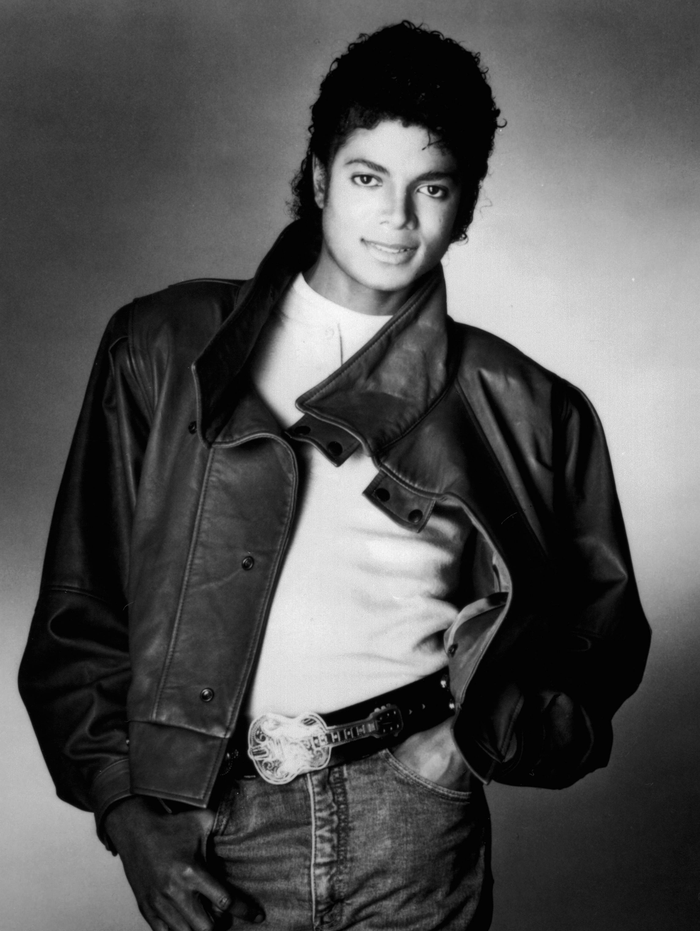 Michael Jackson Biography: The King of Pop and His Unstoppable Legacy