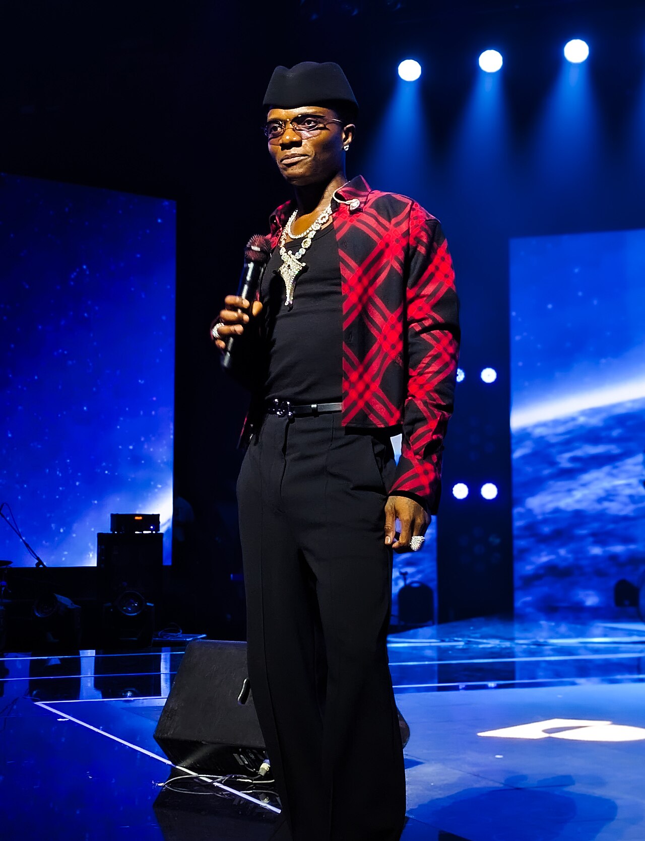 Wizkid performing live